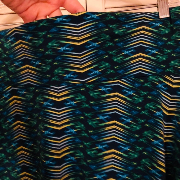 {LuLaRoe}Tribal/geometric pattern azure knee skirt - Picture 6 of 8